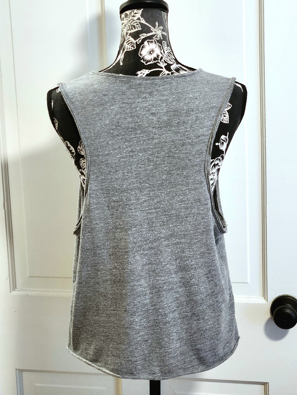 💀Chaser💀 - Gray/Multi Daisy Flower Eyes Skull Tank Top - Picture 2 of 10